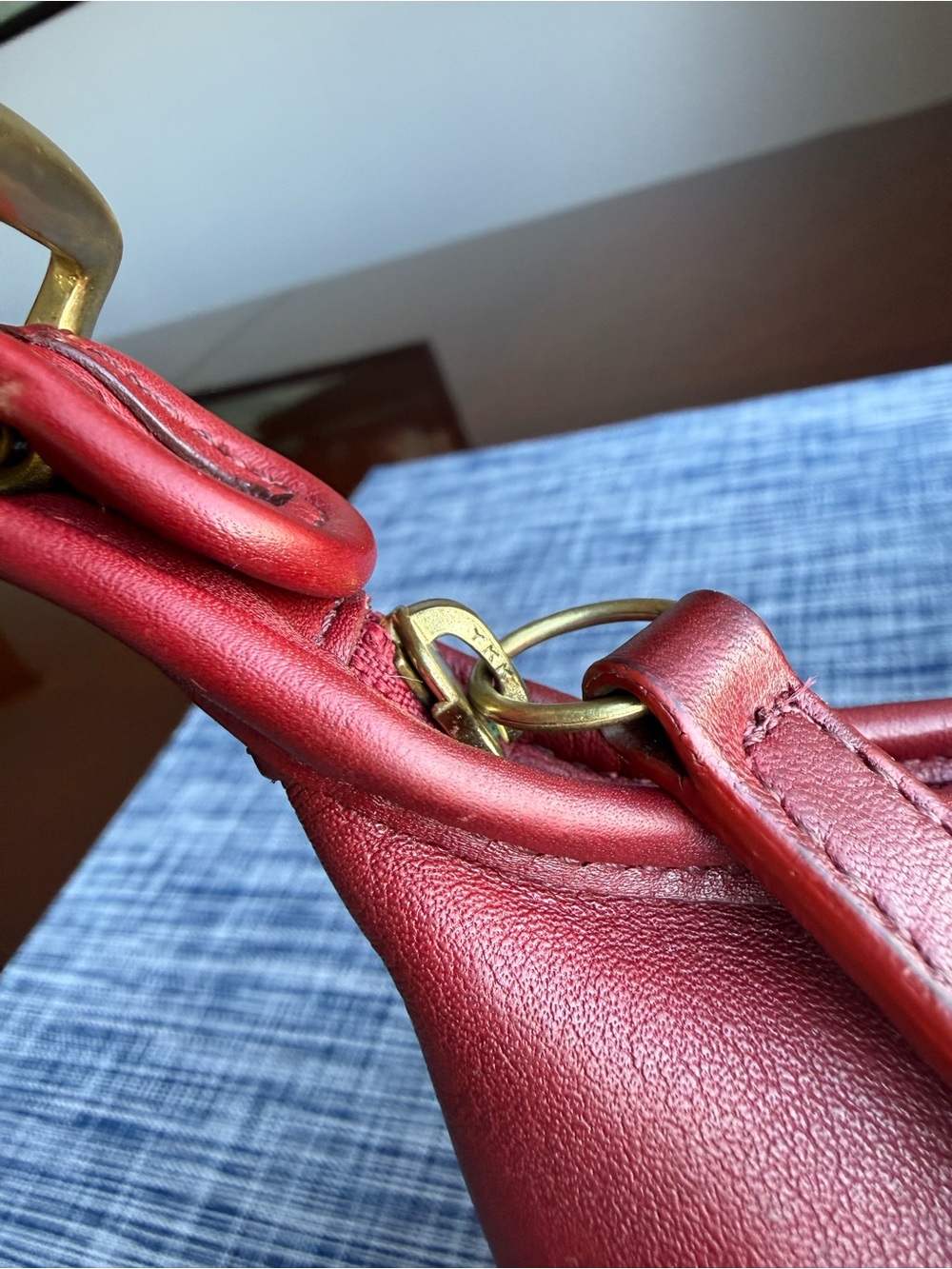 Red Vintage Coach 9136 Legacy Small Pocket Zip Leather Bag - Picture 13 of 16